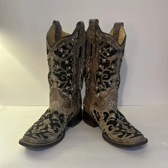 Corrals Womens Boot Size7M stock#A 3648 Cowhide leather, sequin embellishments - Picture 2 of 6